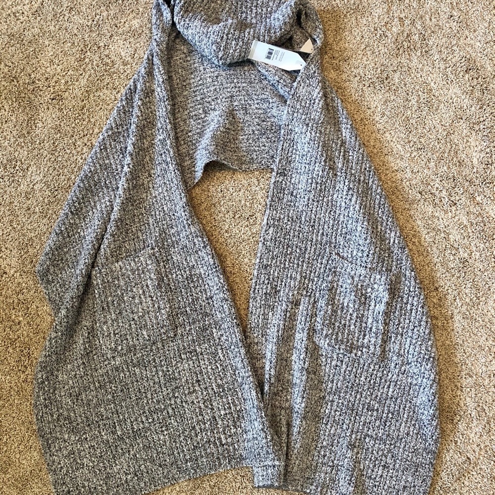 Sweater NWT